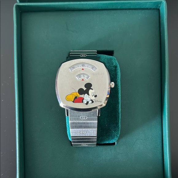 DisneyxGucci Watch with Mickey Mouse Design - Picture 4 of 4